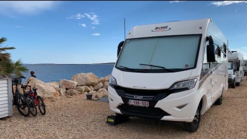 New luxury Integral mobile home Mclouis carat