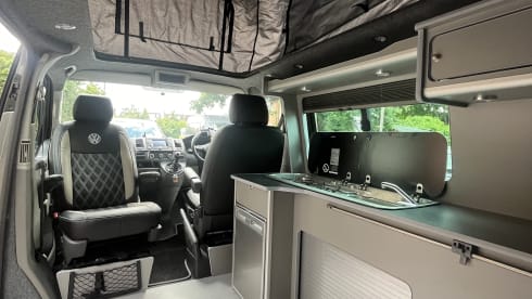Jude – 4 berth Volkswagen LWB Campervan 2014 New Conversion 