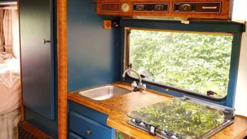 Billy Senior – Classic Hymermobil completely renovated and restyled.