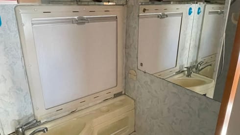 Gennaro – Camper Mansardato per 7 persone