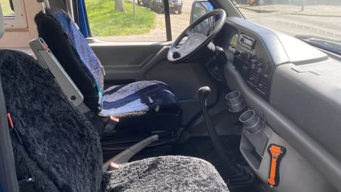 Blauwe Bussie  – 2p Volkswagen bus uit 2001