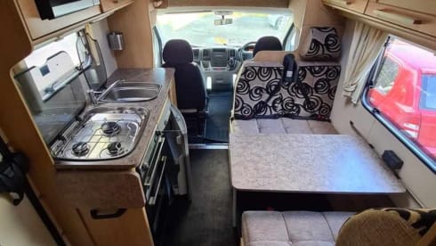 Eldonis the Explorer  – Explore the UK in Comfort – 6-Berth Elddis Motorhome with Full Amenities