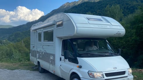 Onze supergezellige camper! – Nice spacious 6 person Ford Rimor 678
