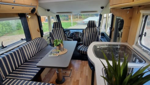 Huisje op wielen – Beautiful spacious integral camper