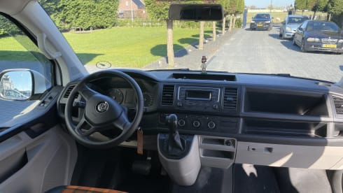 Aloha beach camper Orange – VW T6 Automatic