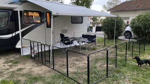 Bertha – 4 berth Bailey complete with secure dog pen