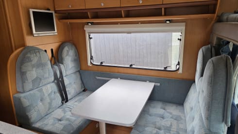 6p Dethleffs alcove uit 2006