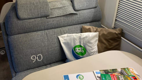 RIVER – 4p Dethleffs semi-integrated uit 2022