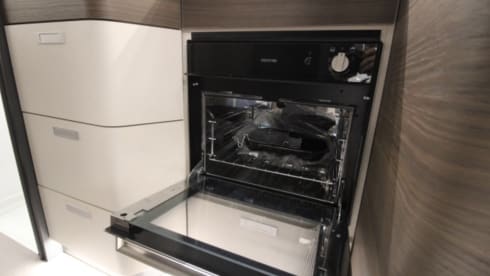 Compleet en zeer luxe uitgeruste 2 persoons (max 3) Adria Matrix Suprème 