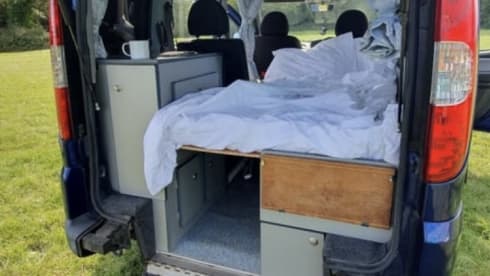 Fiat campervan uit 2010 met 2 slaapplaatsen - slaap waar je maar wilt!