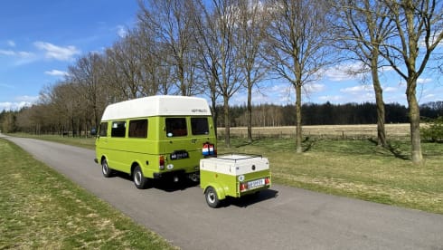 Manfred – VW LT28 - Atmospheric 2p camper bus from 1976