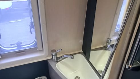 Bob – MAXIVAN KNAUS BOXLIFE 4 Real beds / 2 interior bedrooms