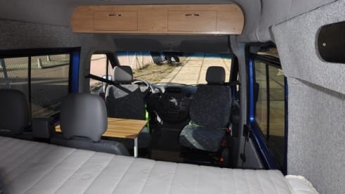Type 6 – Nice hip bus camper with fixed bed