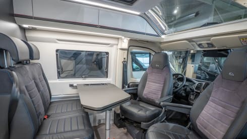 4p Adria Mobil bus uit 2023