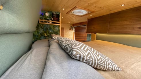 Surf Camper – Off Grid Camperbus Fiat Ducato L2H2 (for hot and cold days)