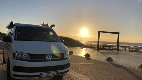 Candy White Supertramp – VW California Coast 4 pers. Vending machine.