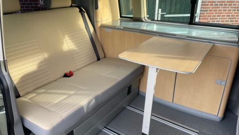 Luigi – Volkswagen California 2005 with lifting roof 4P