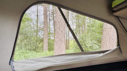 JAXX ~ THE LWB, BIGGER, BETTER CAMPERVAN – VW T5 Langversion ~ Retro-Interieur ~ 4 Schlafplätze ~ Heizung ~ Top-Ausstattung 