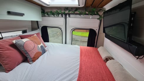 Glen – 2 berth Citroën Relay L3H2 converted campervan with shower/toilet N500CCO