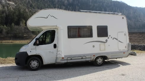 6 seater camper with motorcycle rack