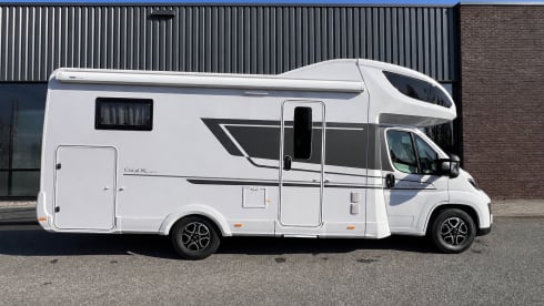 4p Adria Mobil alcove from 2026