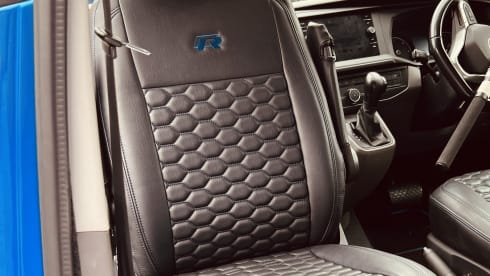 Bluey – 4 berth Volkswagen campervan from 2020
