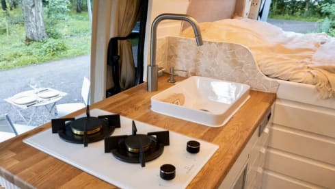 5. Vanlife mit Stil | Voll ausgestattetes Off-Grid-Campingfahrzeug