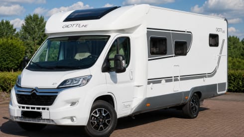 Harry – Camper lussuoso e spazioso, modello 2021 | ideale per 4-5 persone