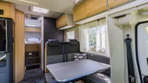 SL670 – 4p Adria Mobil semi-integrated uit 2024