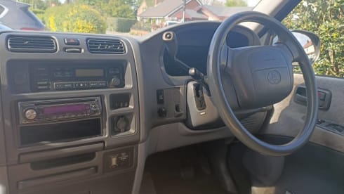 Dallas – 5 berth Toyota campervan from 1995