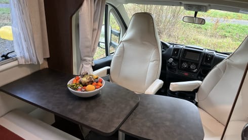 4 person camper (Alcove) l Fiat XGO Dynamic 20 from 2019
