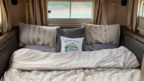 Harlie – 6 berth Euramobil Activa 820 HS 3.0L tag axle 