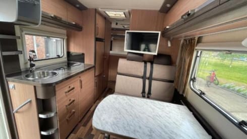 Billie Knaus – 6p Knaus alcove from 2013