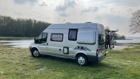 Dame Fortuna – Compact Ford camper van