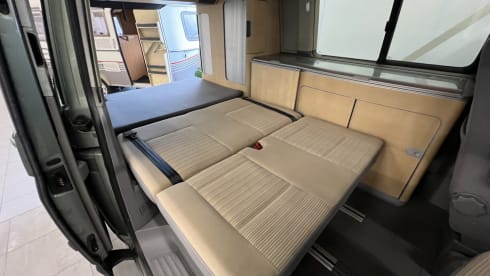 Luigi – Volkswagen California 2005 with lifting roof 4P
