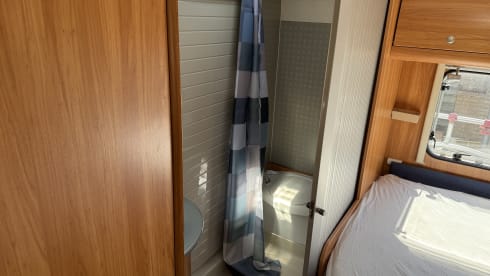 Compact 3P semi-integrated, length bed and free km!