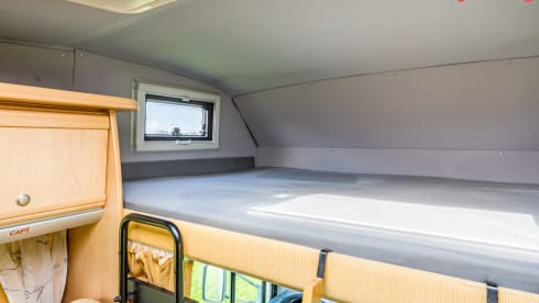 Mercedes Karmann Ontario - practical family camper