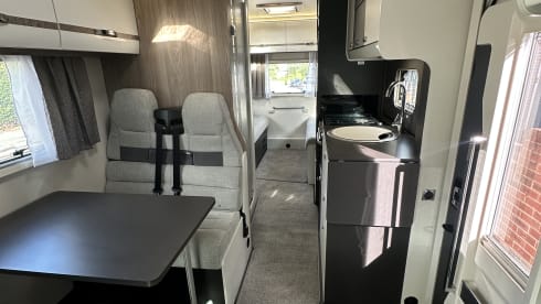 Taylor  – 5 berth Ford voyage 475! 