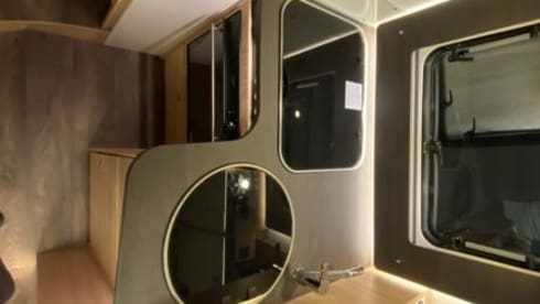7 – Luxurious, spacious camper with single beds!