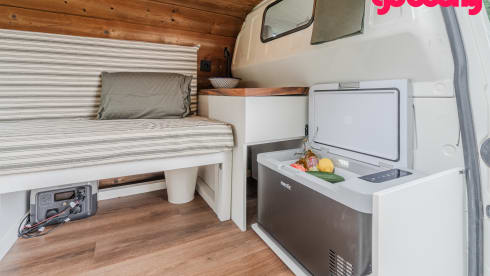 Brum – Volkswagen campervan from 2002 (2p)