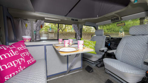 Happy - Cozy and robust VW T4 California with sleeping roof