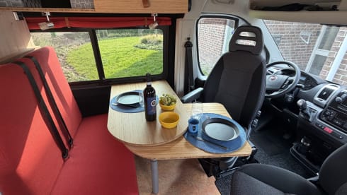 Mary Jane II – 2-seater Fiat bus from 2026