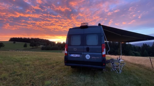 Boulder Bus – Off-Grid Opel Movano 4 gordel plaatsen 