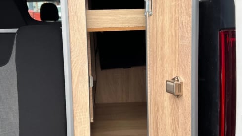 Paddy – Fantastic Vauxhall Vivaro campervan