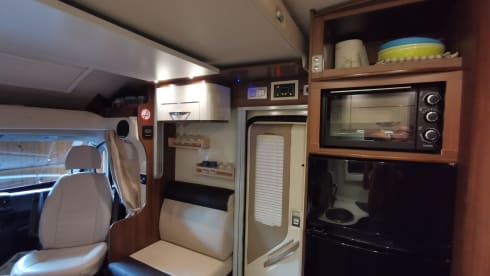 Droom op wielen! -Luxe camper met grote leefruimte!