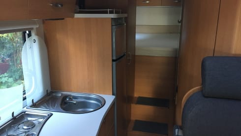 Nice walk with spacious 4-person camper