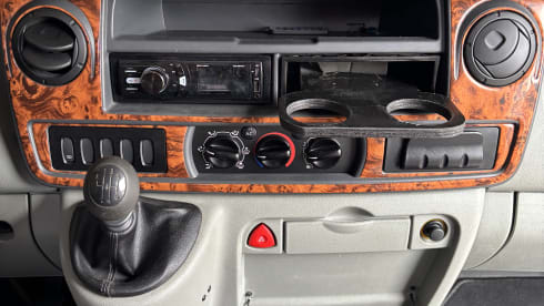 Dethleffs semi-integrated uit 2006 – 4p Dethleffs semi-integrated from 2006