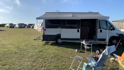 Knaus VanTourer 630 Bus Camper 
