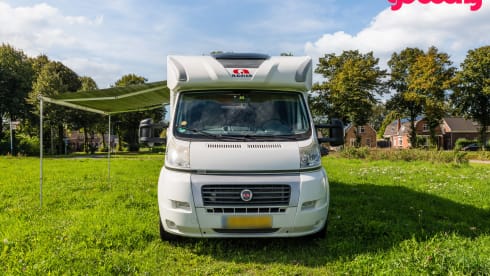 Kikker  – 5p Adria Mobil integrated uit 2011