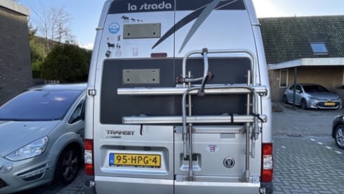 Super berggeit – Ford la strada con letto basculante